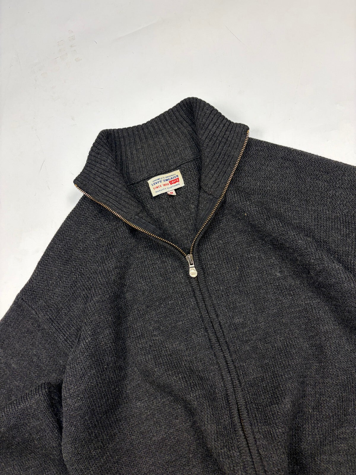 Vintage Levi's full zip knit sweater (M)