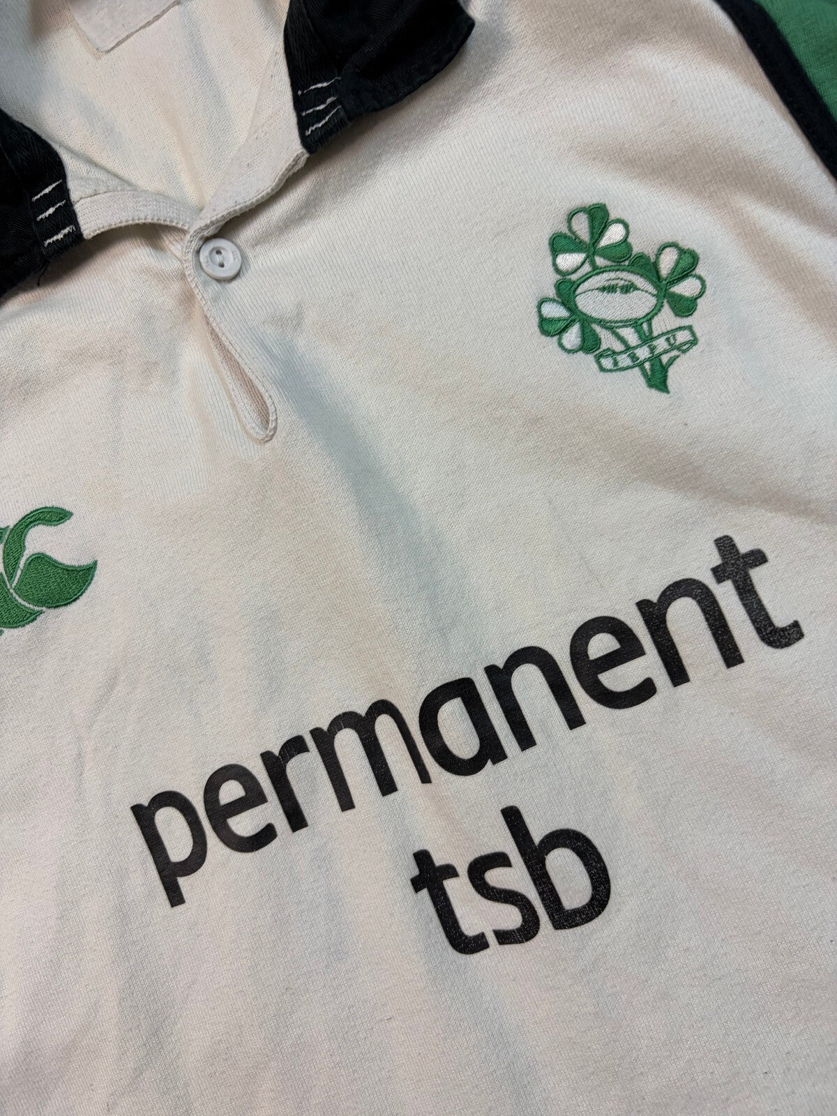 Vintage Ireland 2005/06 Canterbury away rugby shirt (XL)