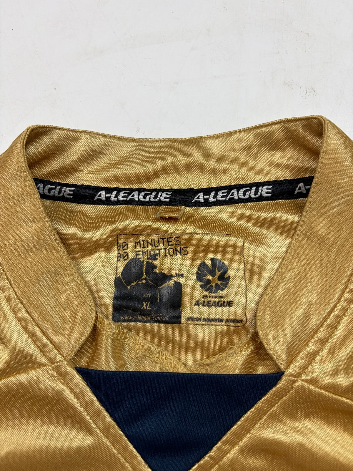 Vintage Newcastle United Jets 2007 supporters football shirt (L)