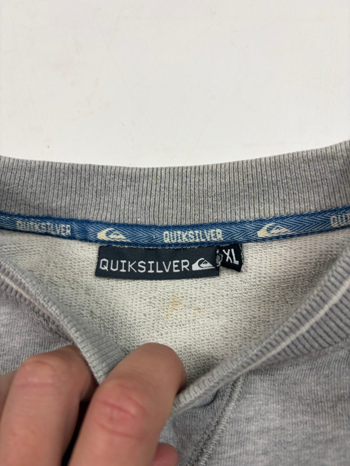 Vintage Y2K Quiksilver surfwear graphic sweatshirt (L)