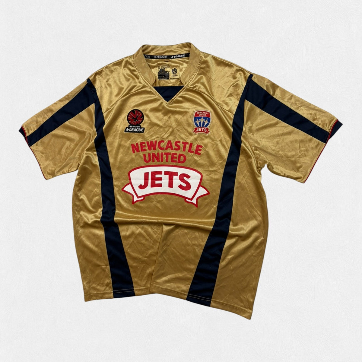 Vintage Newcastle United Jets 2007 supporters football shirt (L)