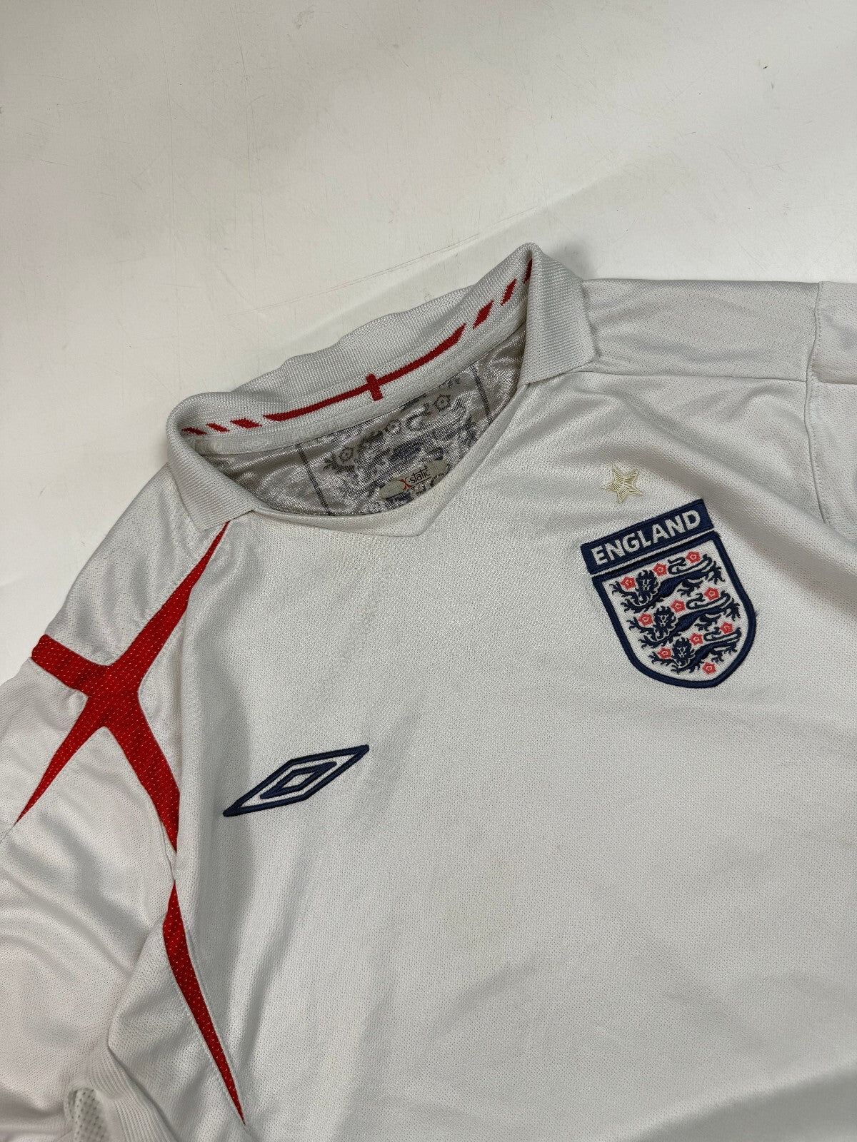 Vintage England 2005-07 Umbro home football shirt (L)