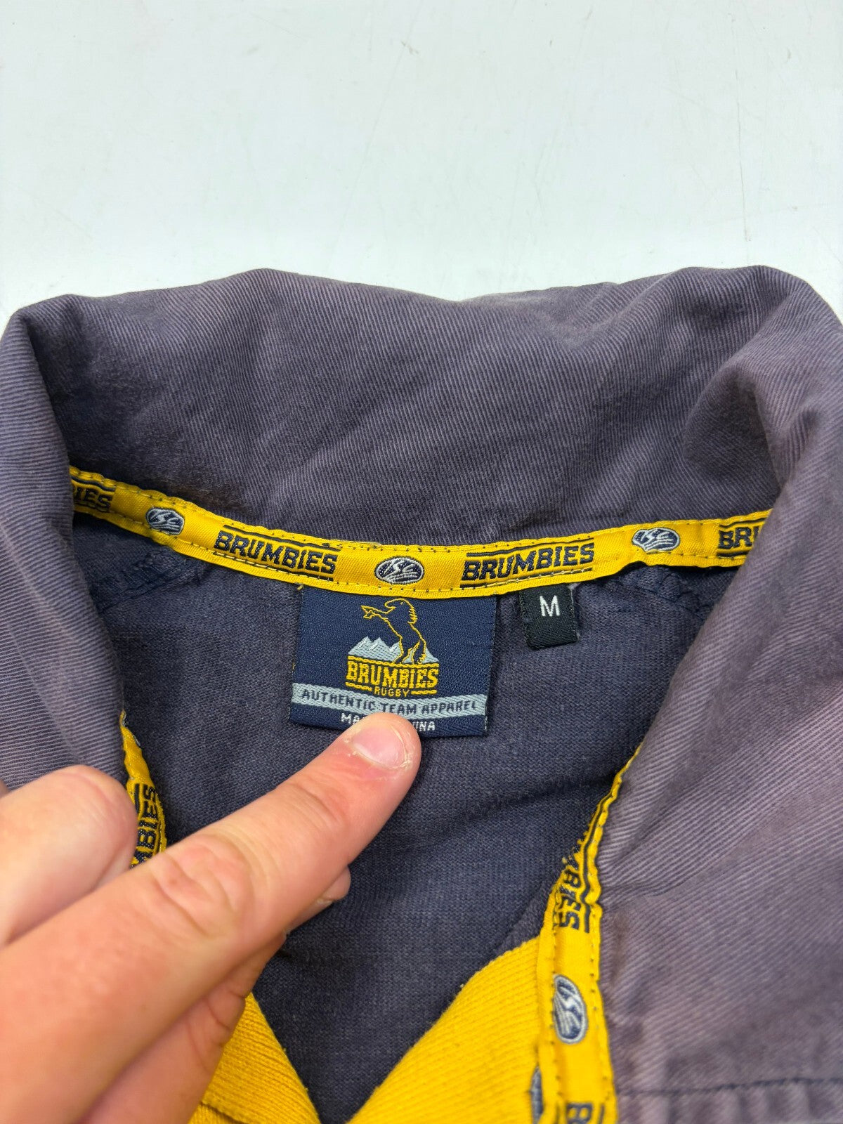 Vintage Brumbies 2005 ISC training rugby shirt (M)