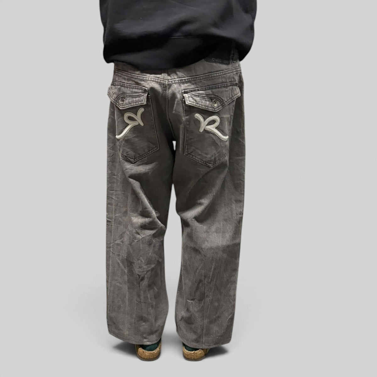 Vintage Y2K Rocawear cropped baggy hip hop jeans (W36)