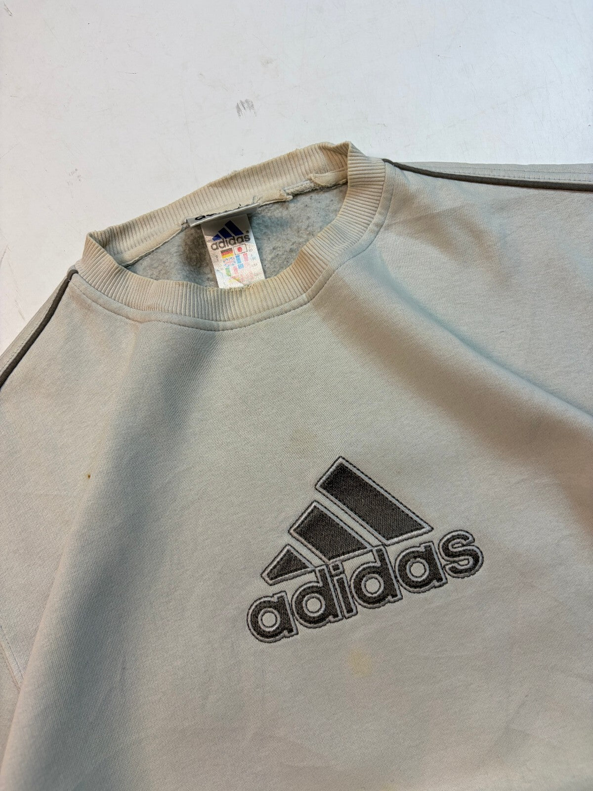 Vintage 90s Adidas centre logo sweatshirt (L)