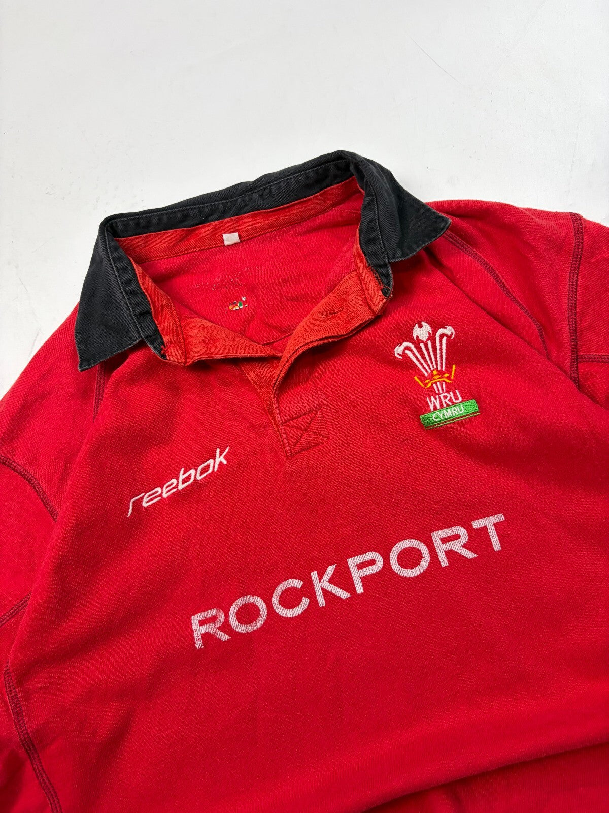 Vintage Wales 2002-04 Reebok home rugby union shirt (L)