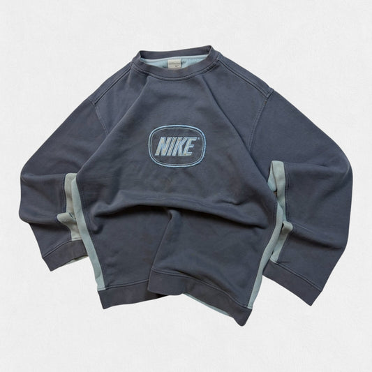 Vintage Y2K Nike centre logo sweatshirt (L)