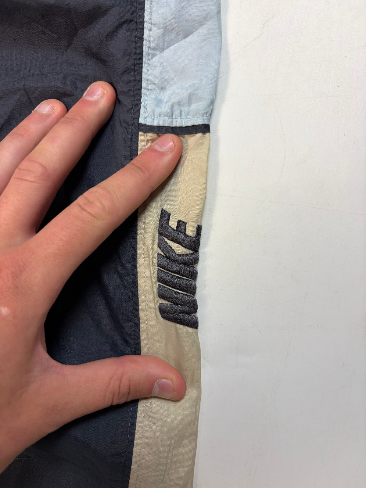 Vintage Y2K Nike side stripe baggy track pants (M)