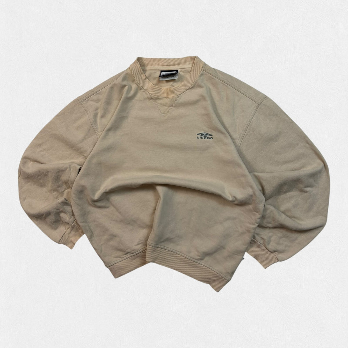 Vintage Y2K Umbro small logo sweatshirt (M)