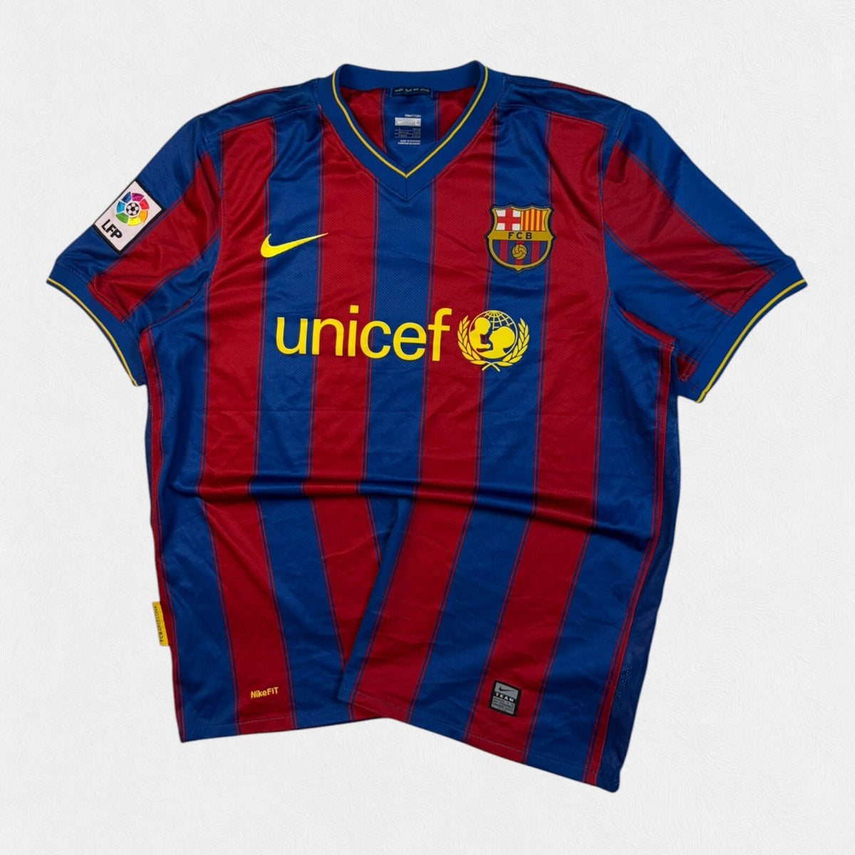 Vintage Barcelona 2009/10 Nike home football shirt (L)