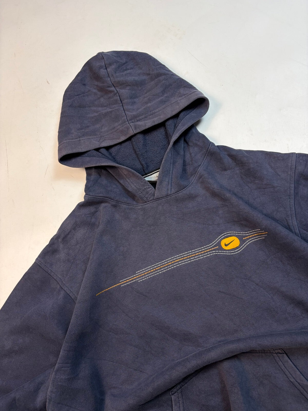 Vintage Y2K Nike graphic hoodie (M)