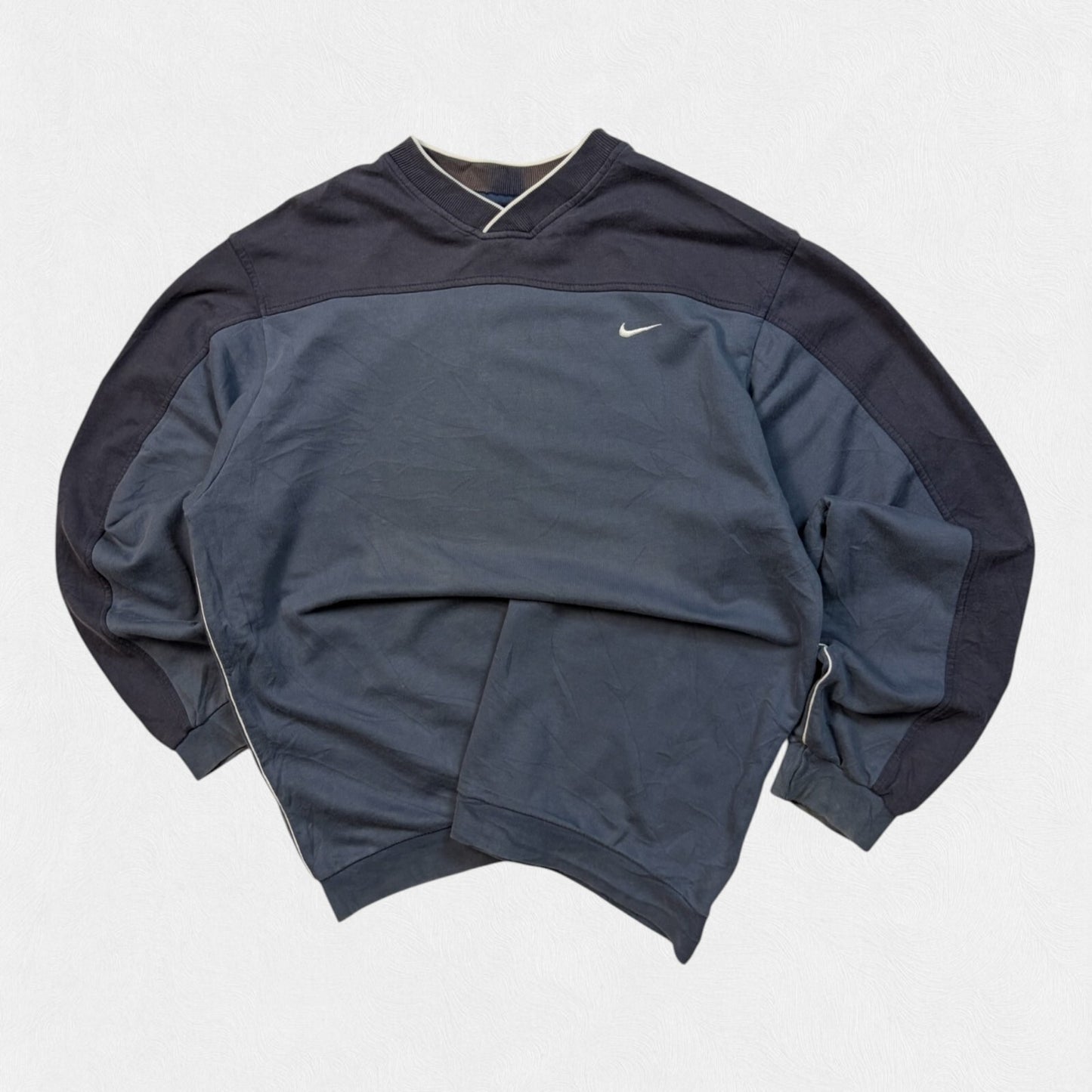 Vintage 90s Nike mini swoosh sweatshirt (M)