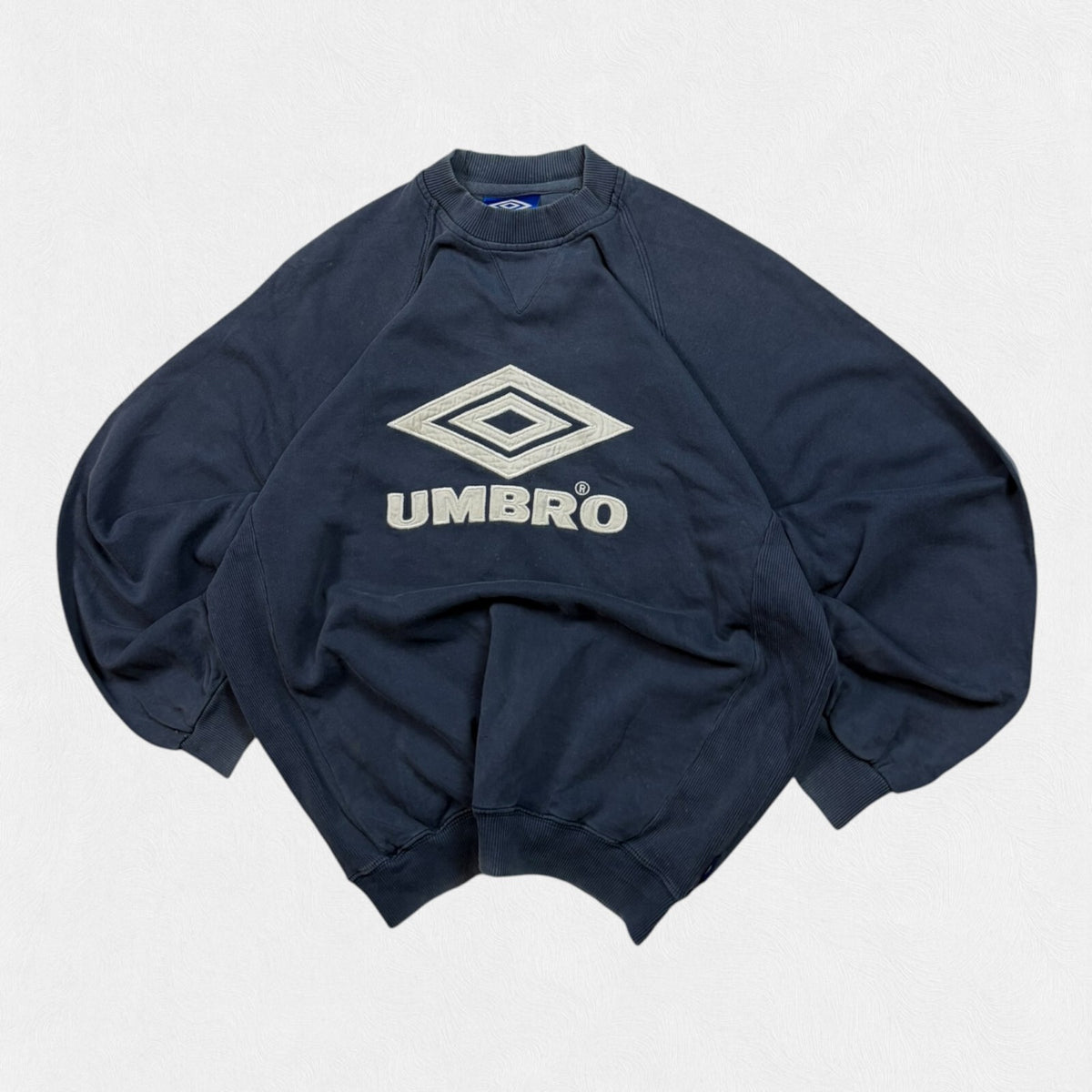 Vintage 90s Umbro centre logo sweatshirt (L)