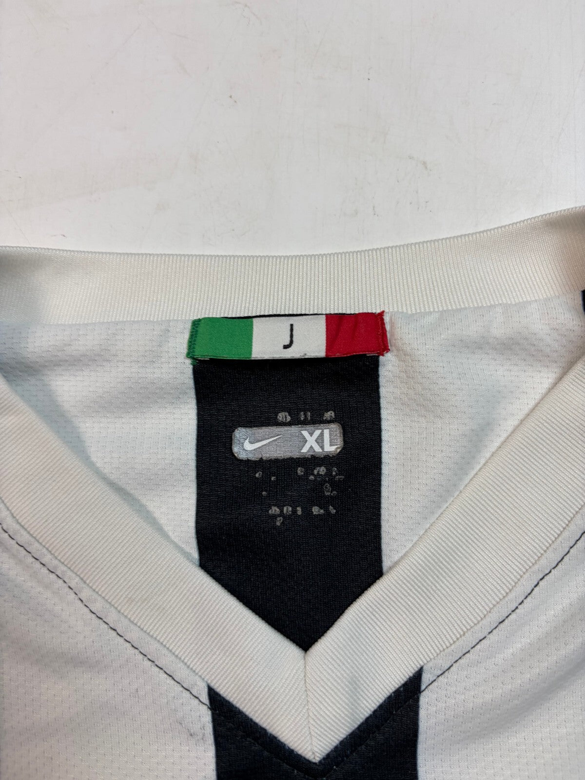 Vintage Juventus 2009/10 Nike football shirt (XS)