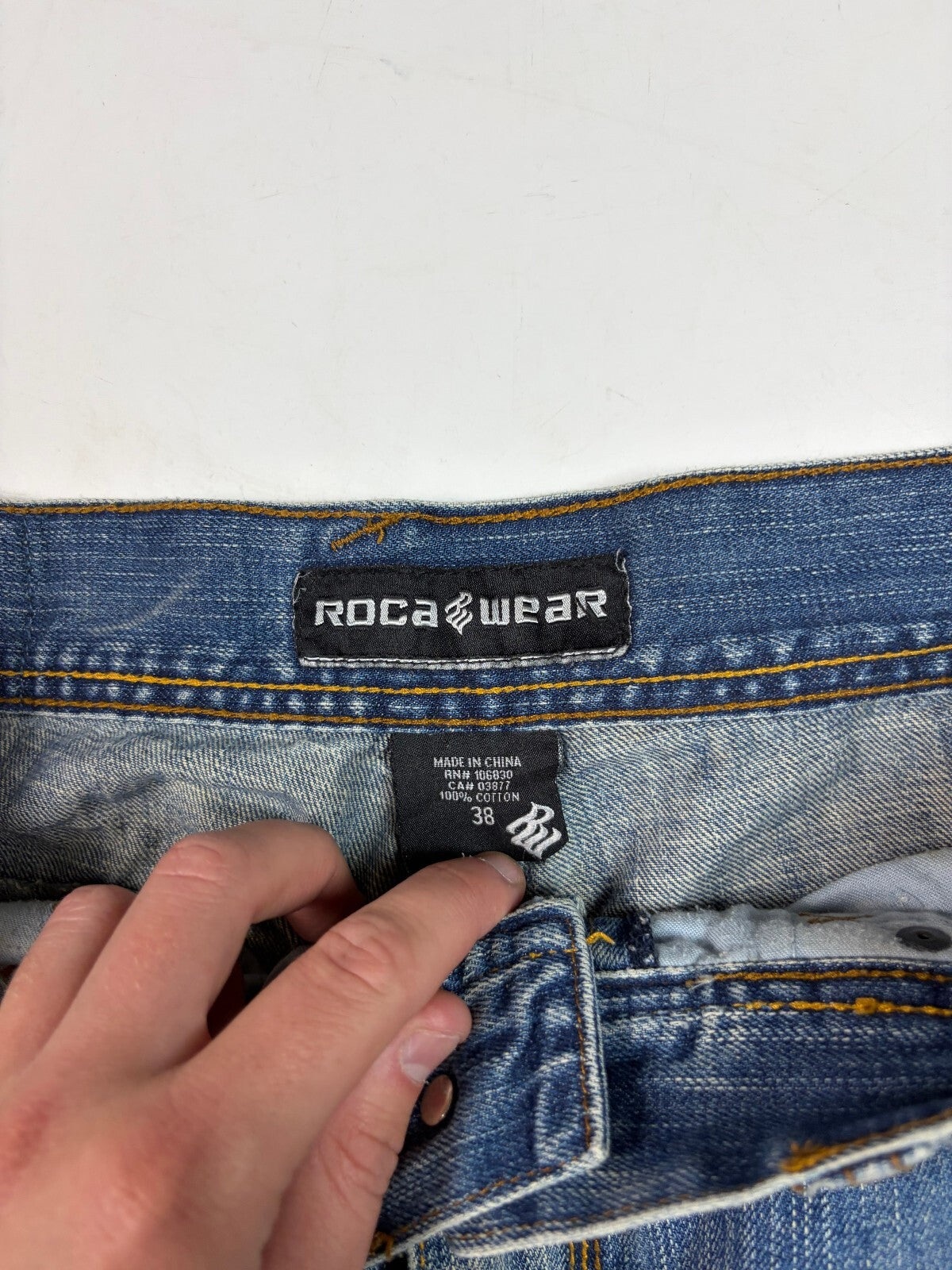 Vintage Y2K Rocawear baggy hip hop jeans (W38)