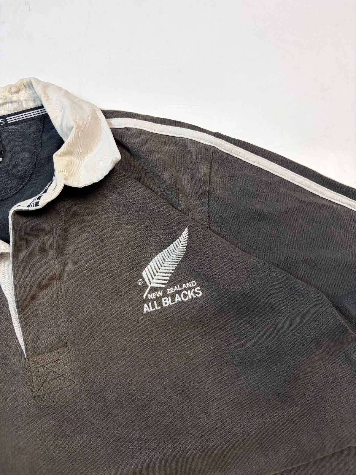 Vintage New Zealand 1999/00 Adidas rugby union shirt (L)