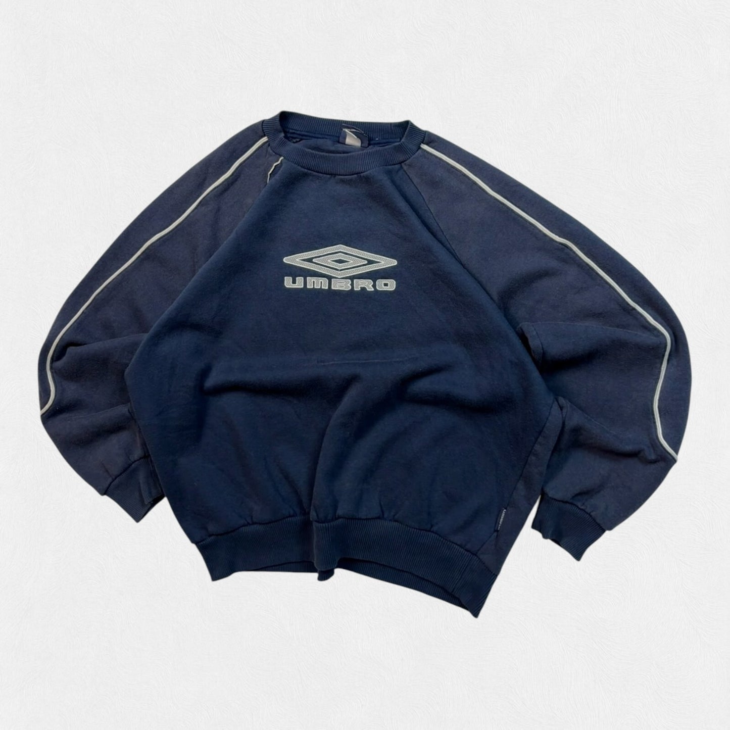 Vintage Y2K Umbro centre logo sweatshirt (L)