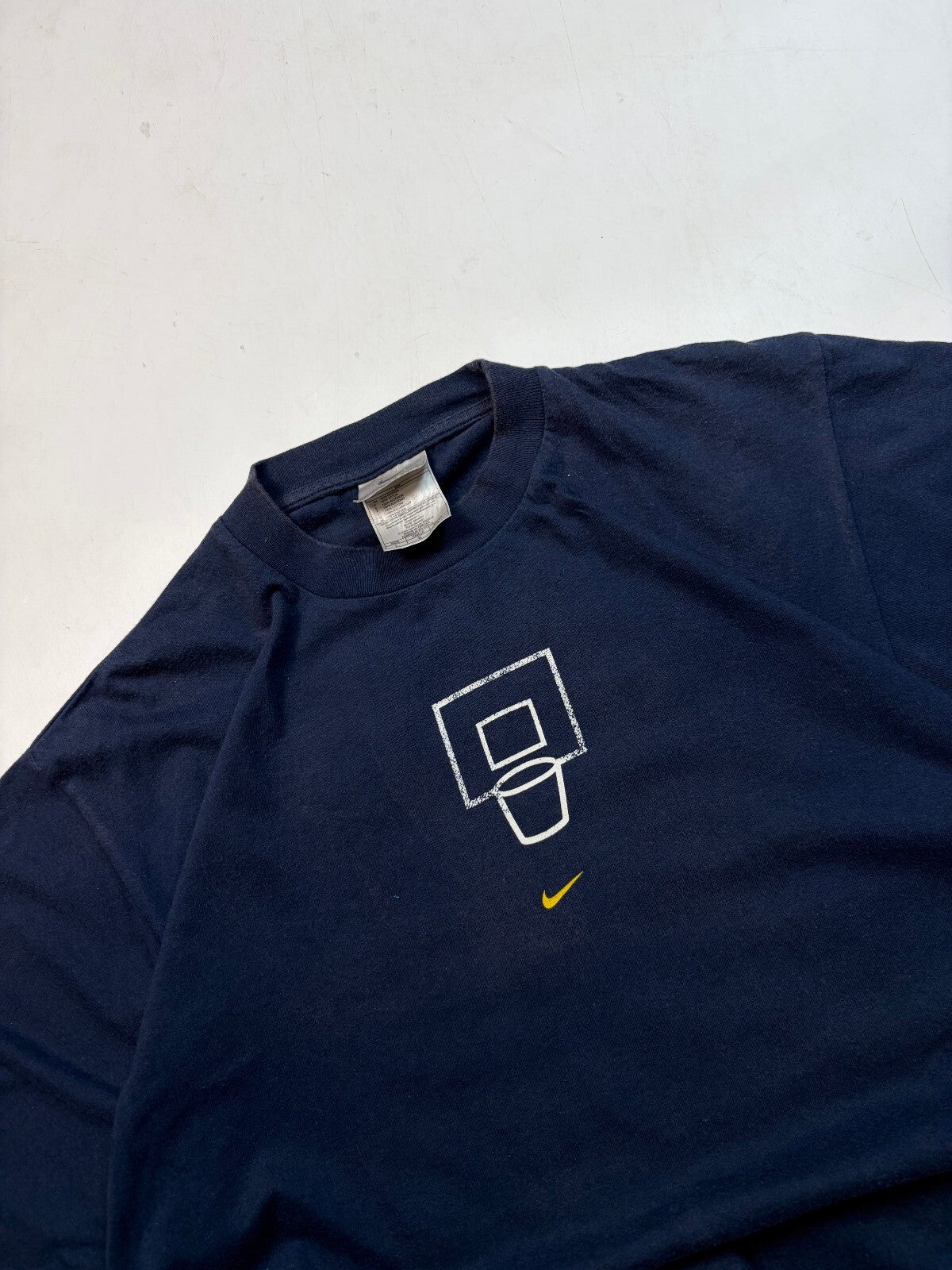 Vintage Y2K Nike basketball graphic tee (L)