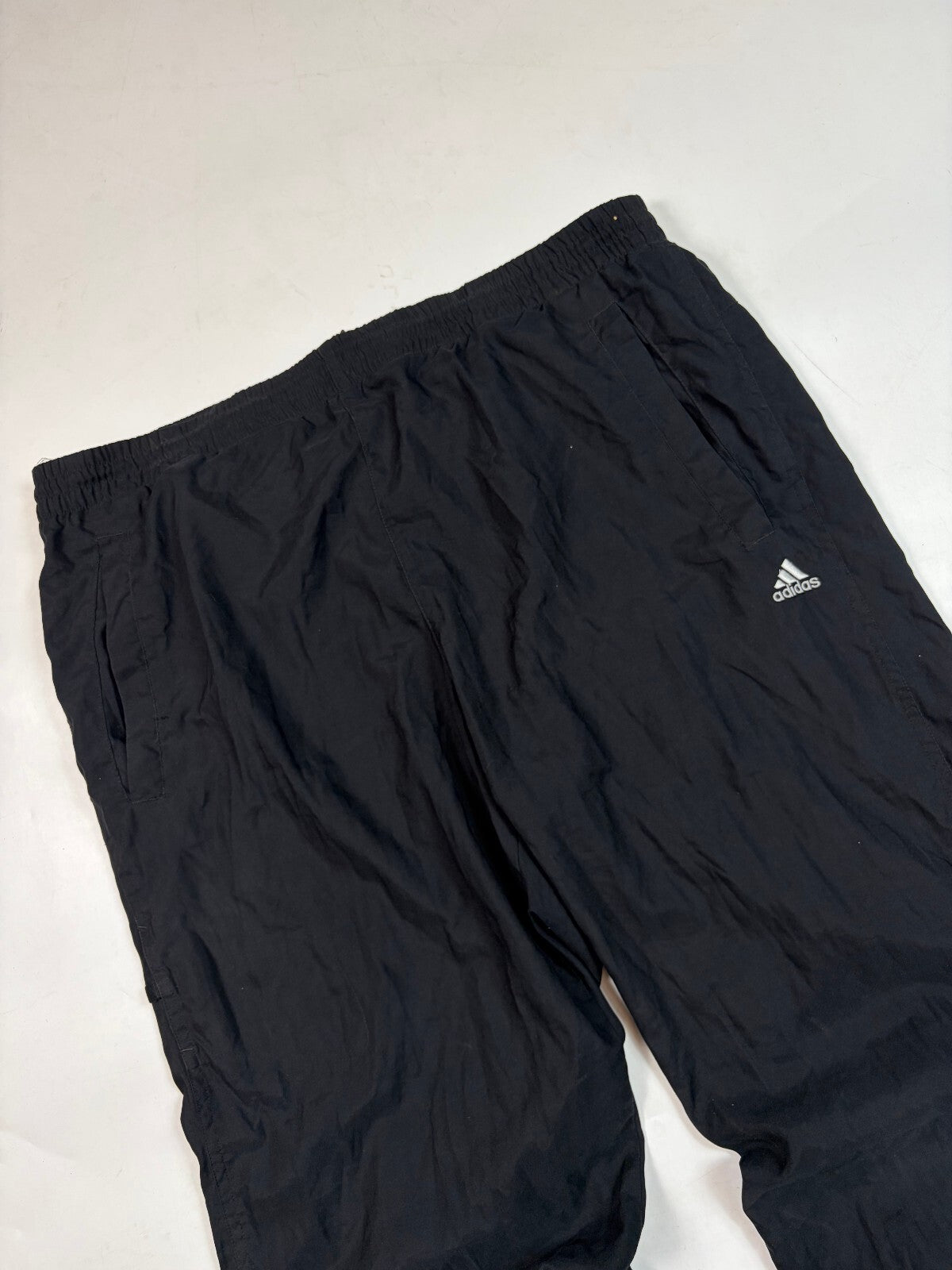 Vintage adidas baggy track pants (M)