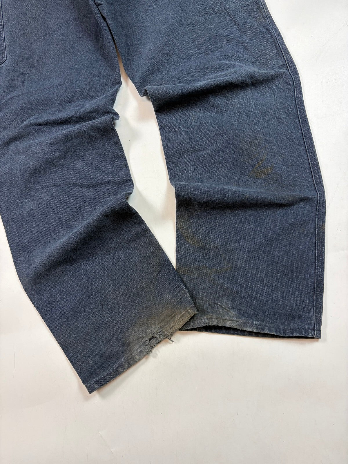Vintage Carhartt paint splattered baggy carpenter pants (W36)