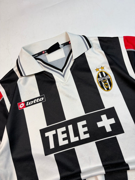 Vintage Juventus 2000/01 Lotto home football shirt (M)