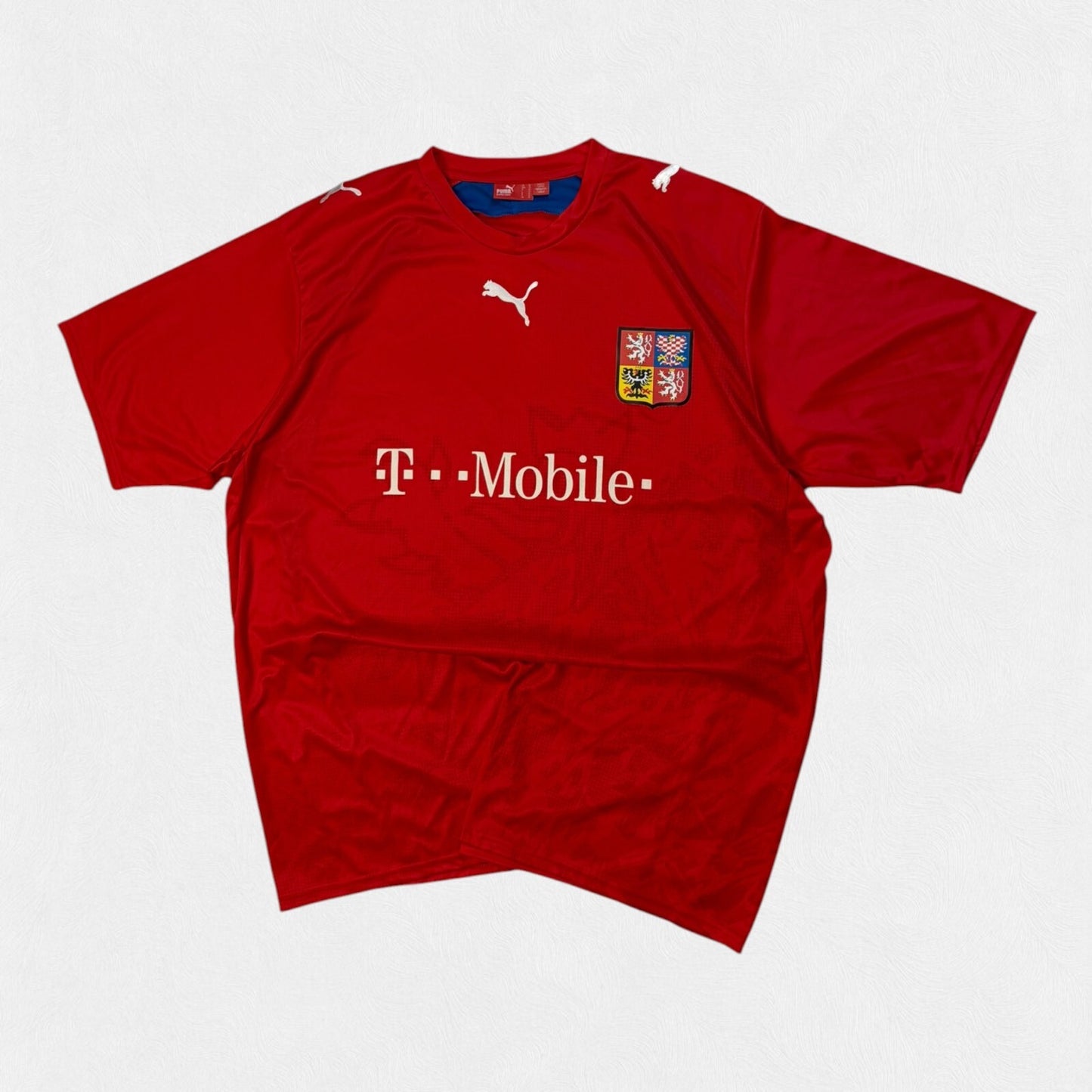 Vintage Czech Republic 2006-08 Puma football shirt (XL)
