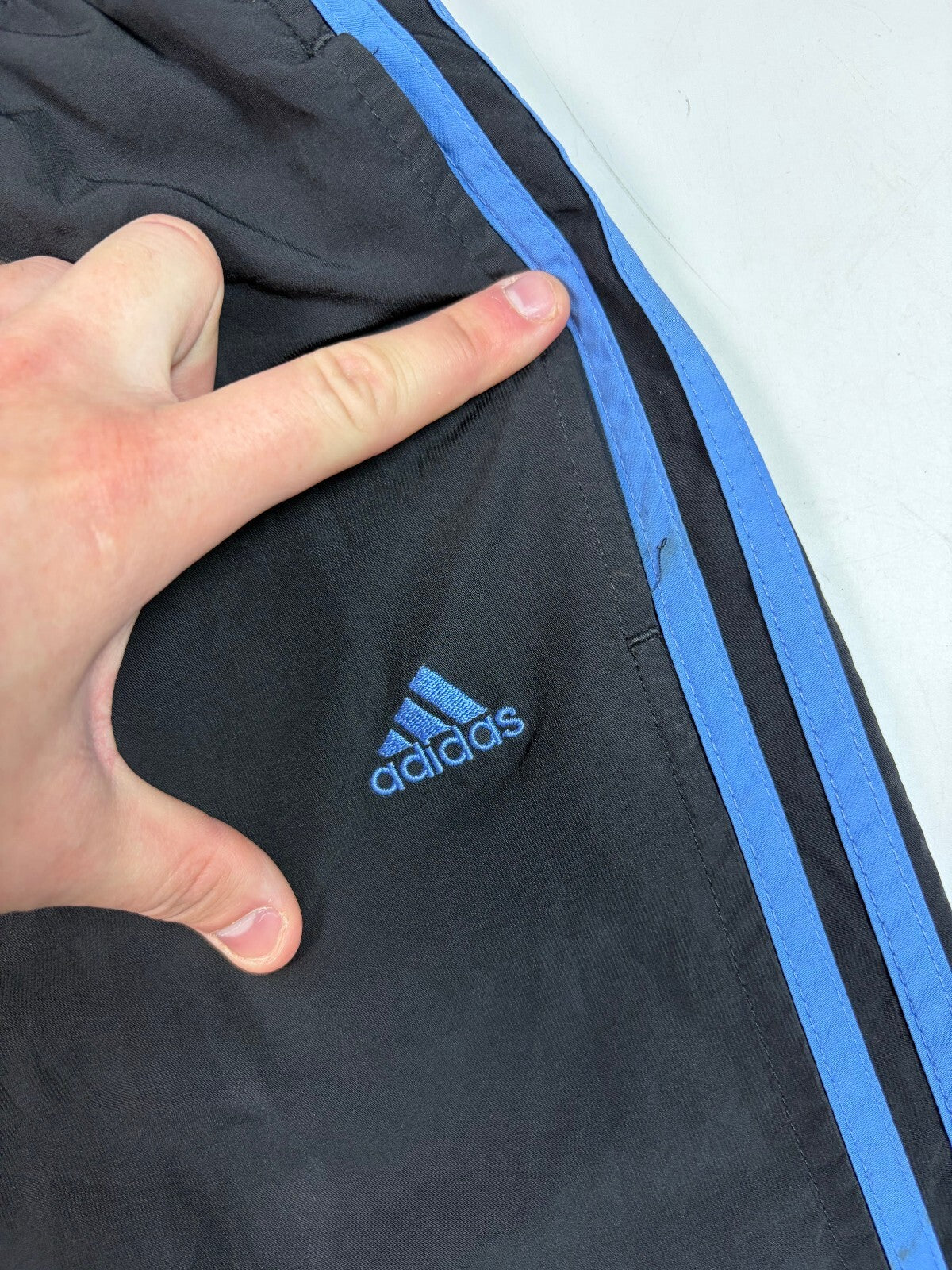 Vintage adidas side stripe baggy track pants (M)