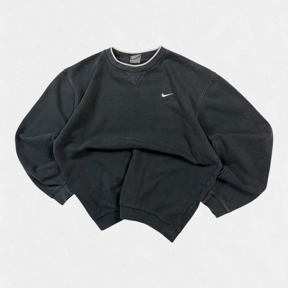 Vintage Y2K Nike mini swoosh sweatshirt (S)