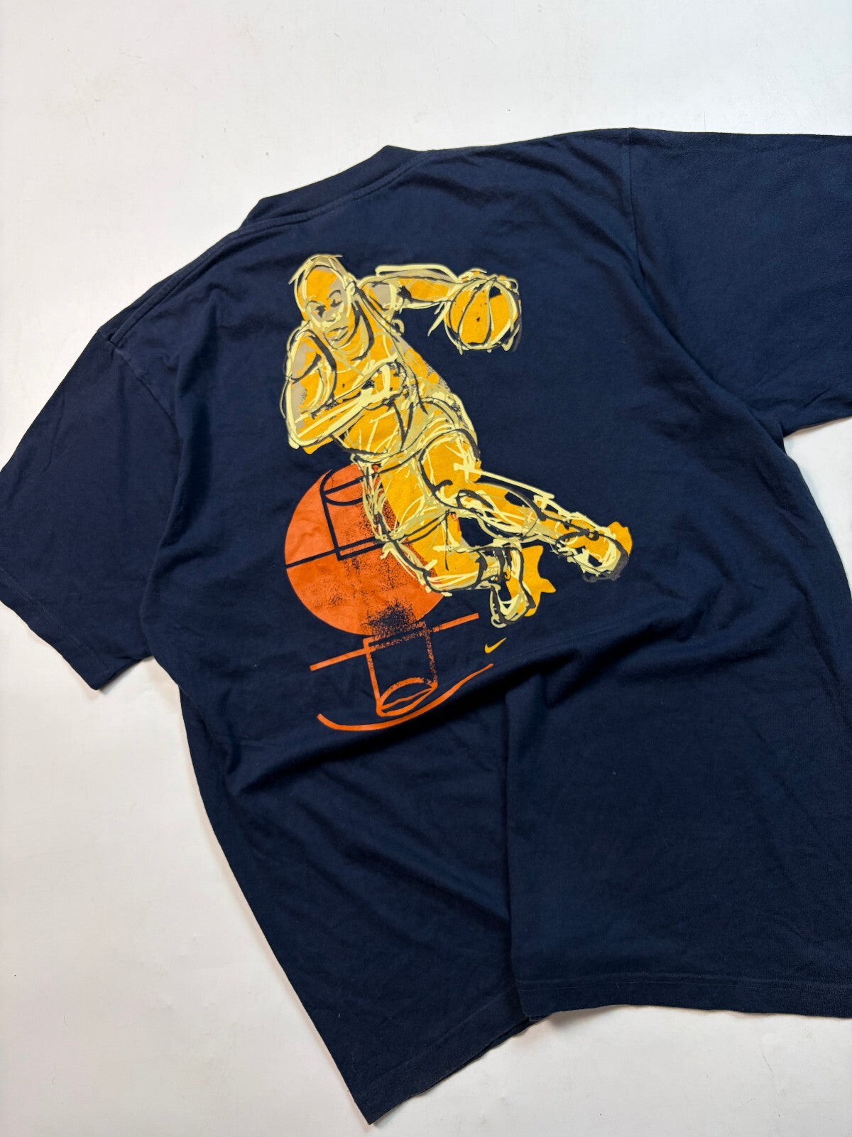 Vintage Y2K Nike basketball graphic tee (L)