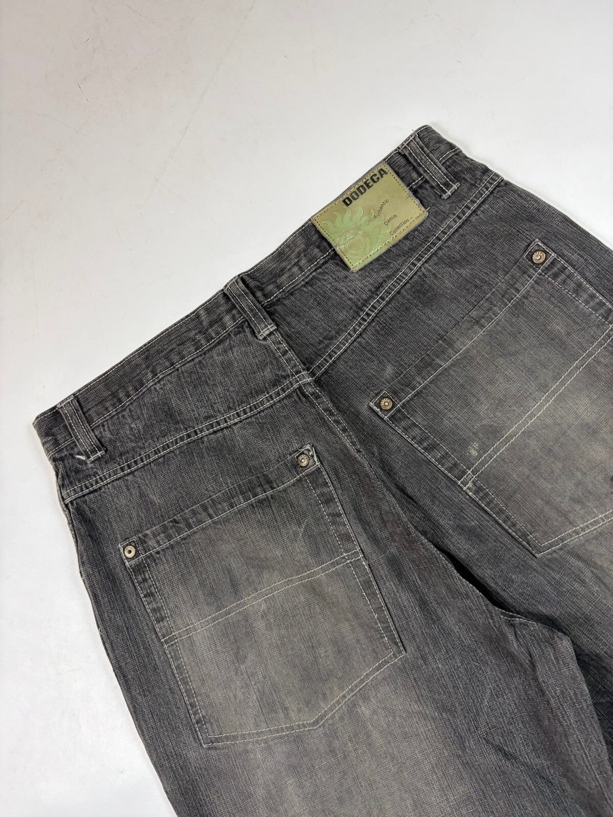Vintage Y2K Dodeca baggy hip hop jeans (W36)