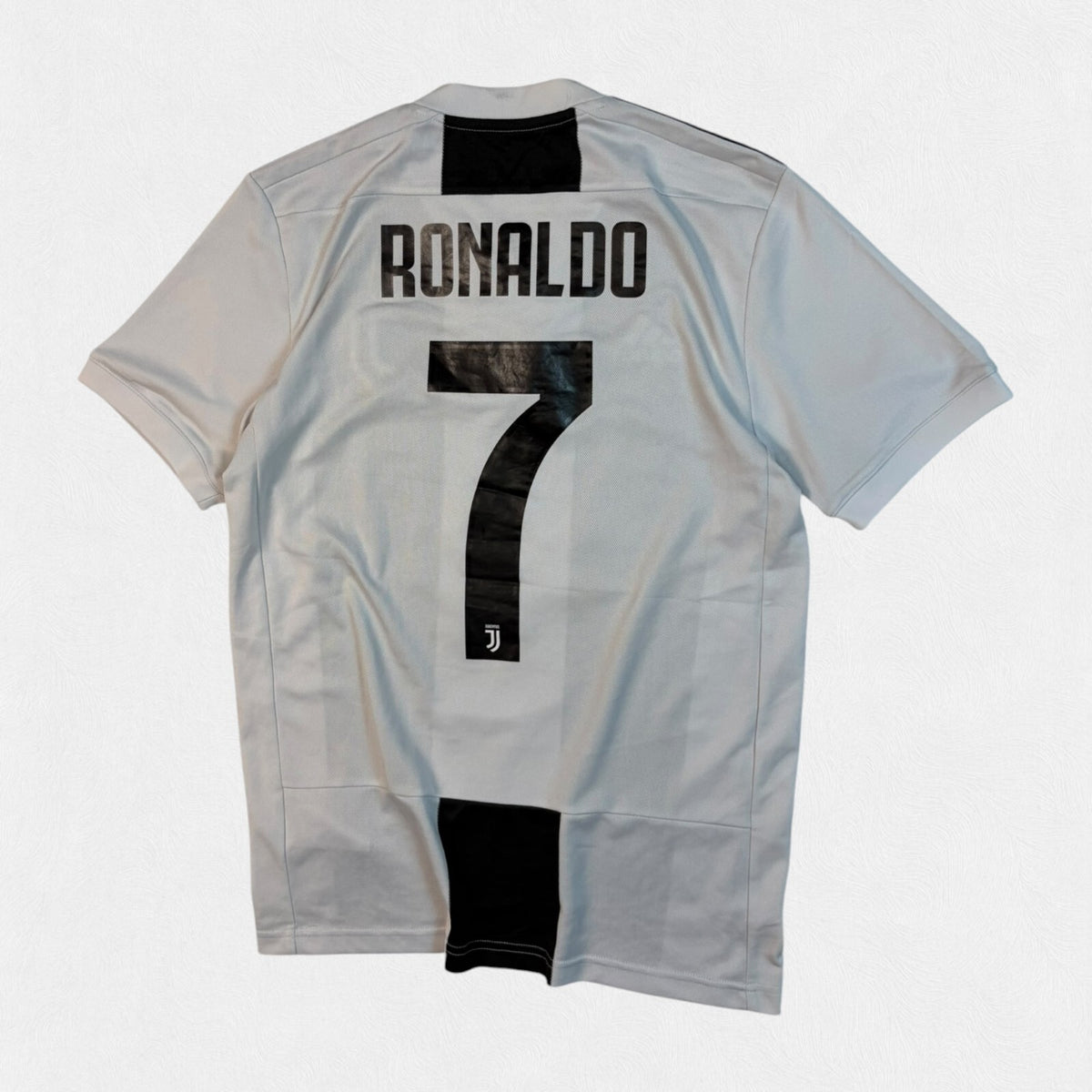 Juventus 2018/19 Ronaldo Adidas football shirt (S)