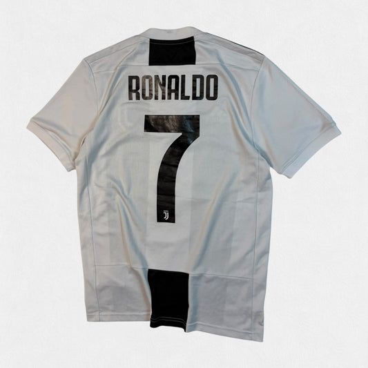 Juventus 2018/19 Ronaldo Adidas football shirt (S)
