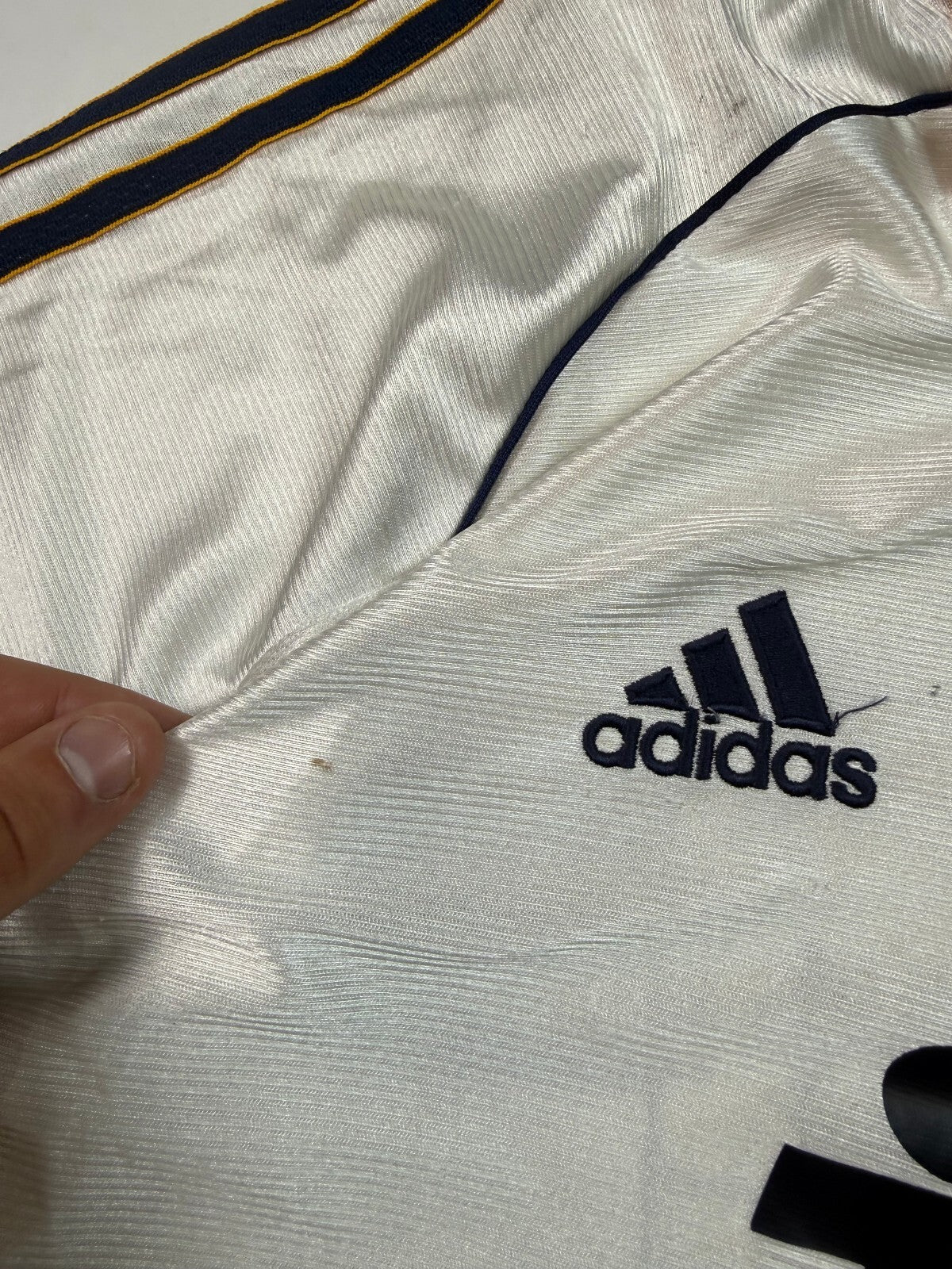 Vintage Real Madrid 1998-00 Adidas football shirt (M)
