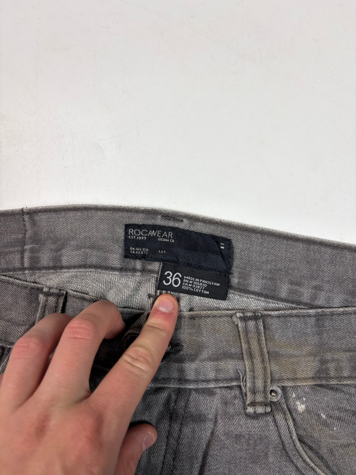 Vintage Y2K Rocawear cropped baggy hip hop jeans (W36)