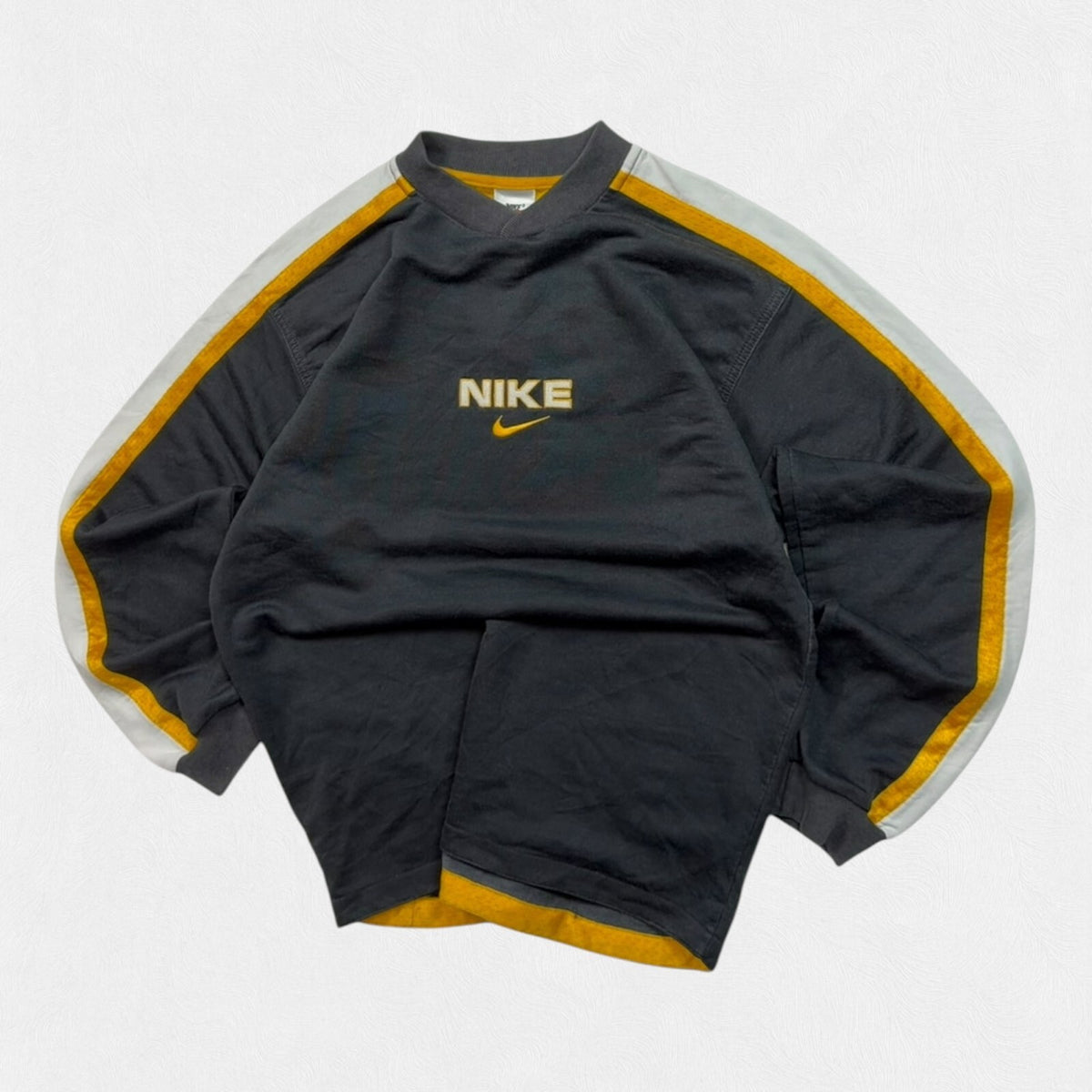 Vintage 90s Nike spell out sweatshirt (S)