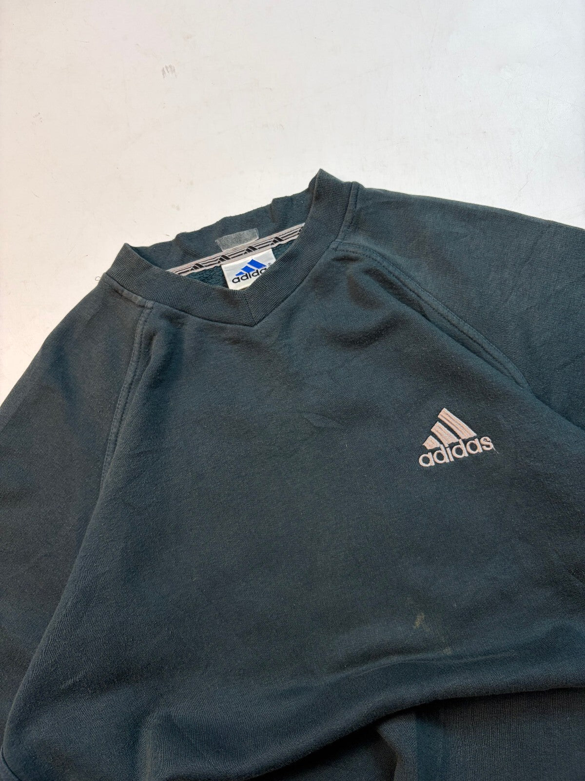 Vintage 90s adidas small logo sweatshirt (M)