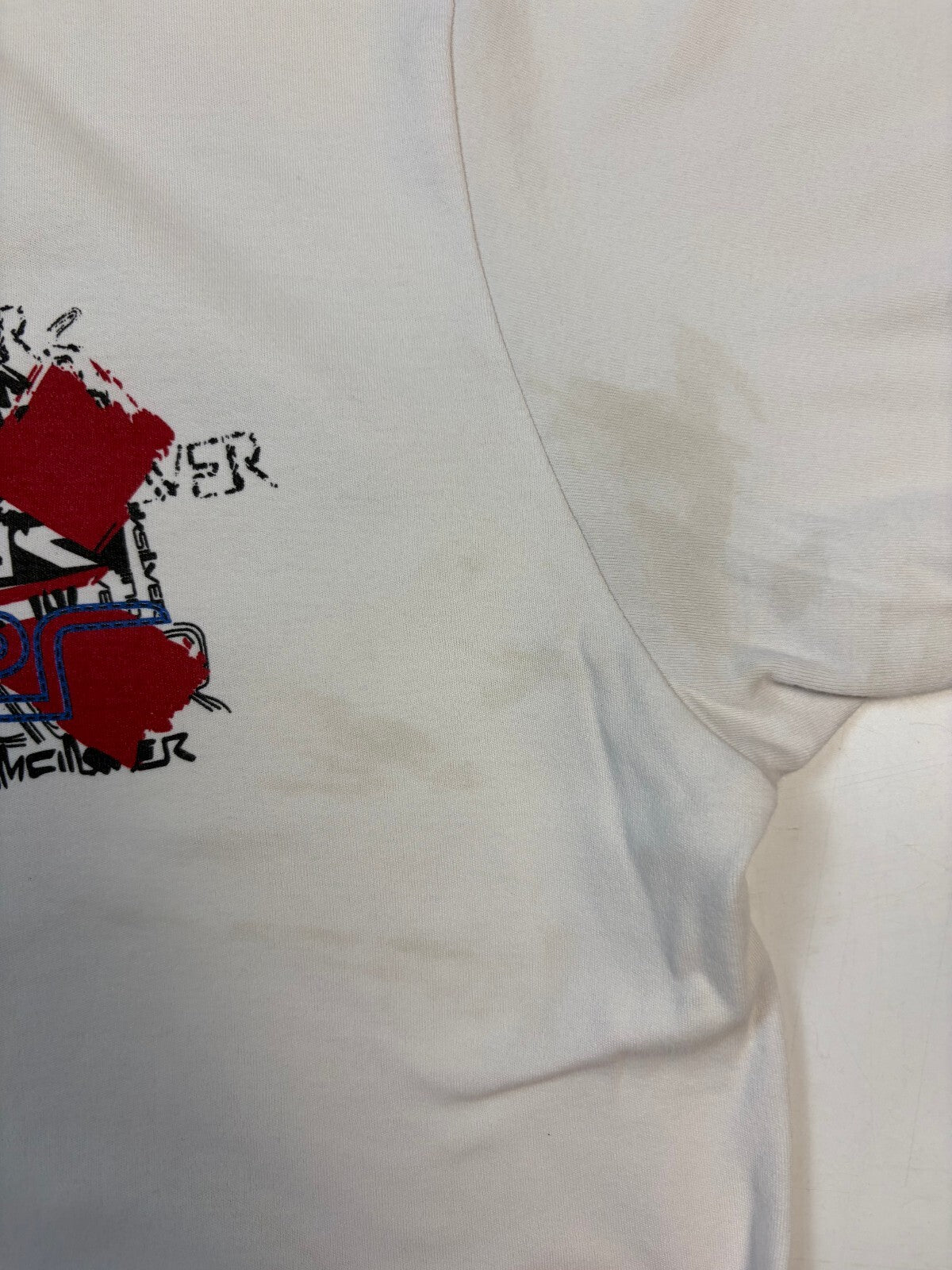 Vintage Y2K Quiksilver graphic surfwear tee (M)