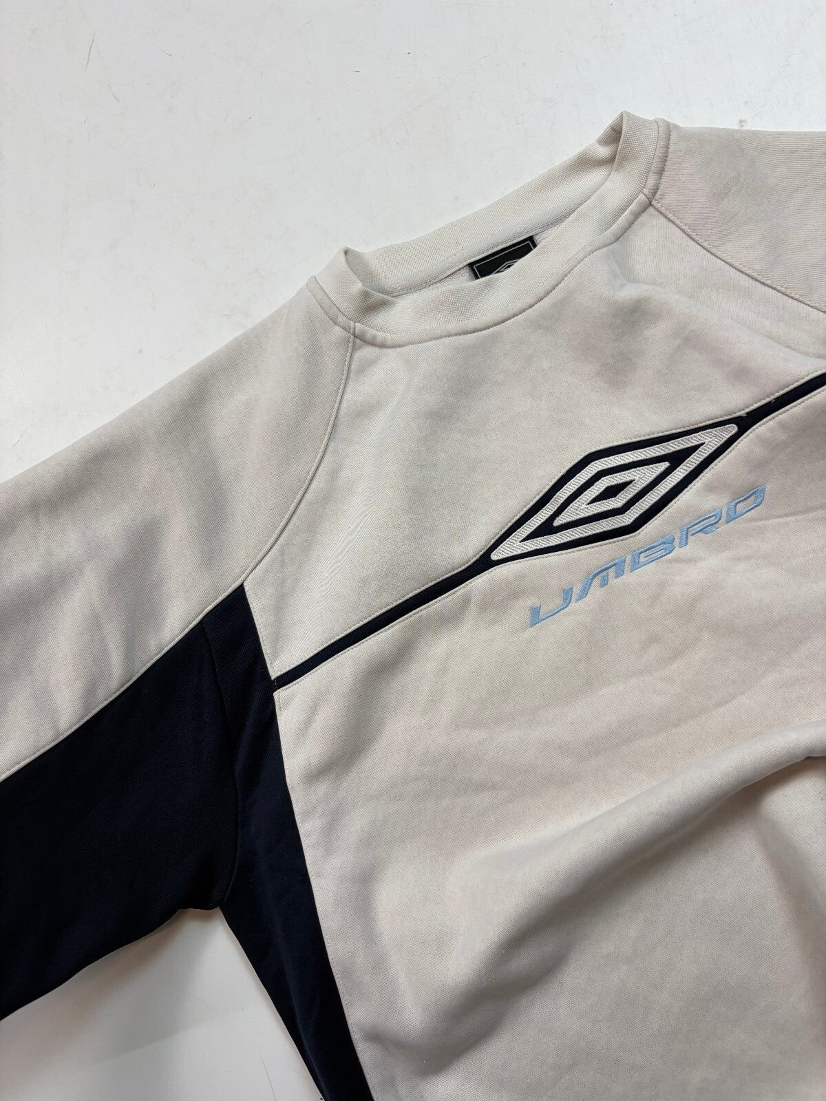 Vintage Y2K Umbro centre logo sweatshirt (L)