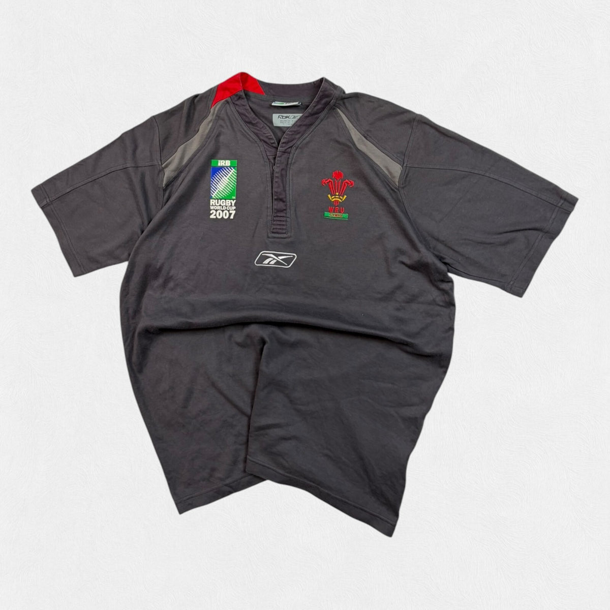 Vintage Wales 2007 world cup Reebok away rugby shirt (L)