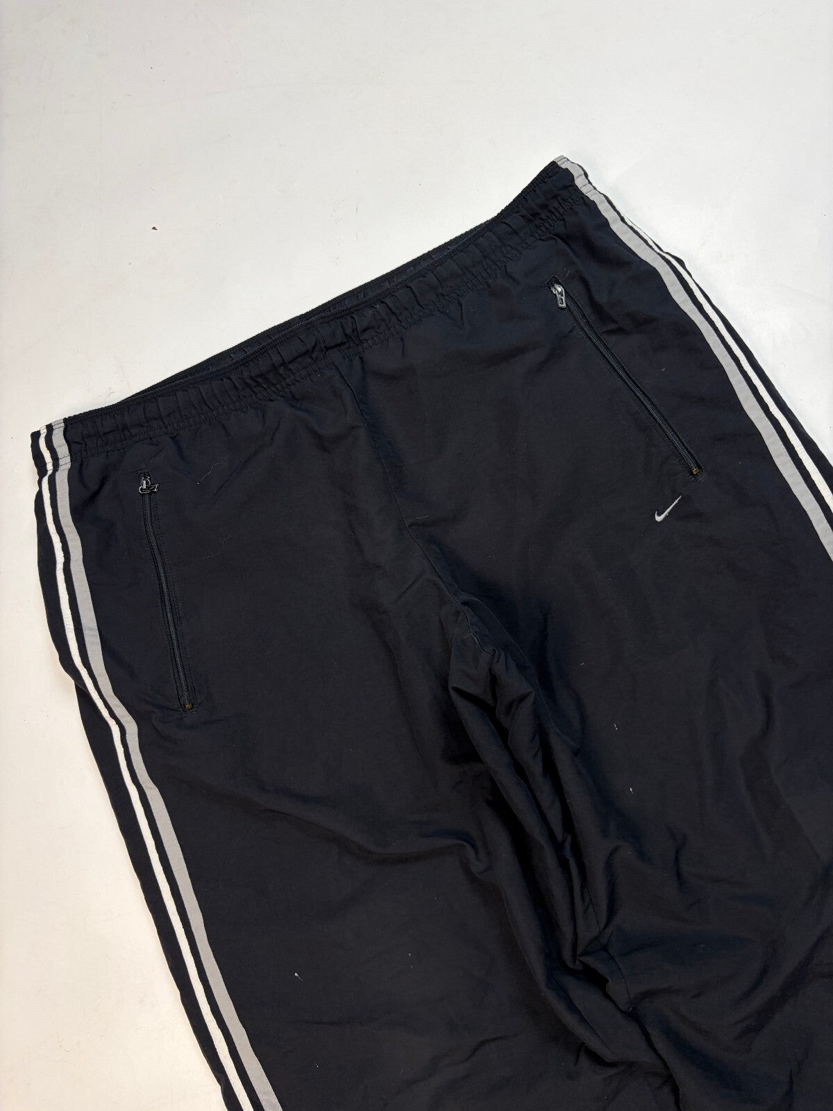 Vintage Y2K Nike side stripe baggy track pants (L)