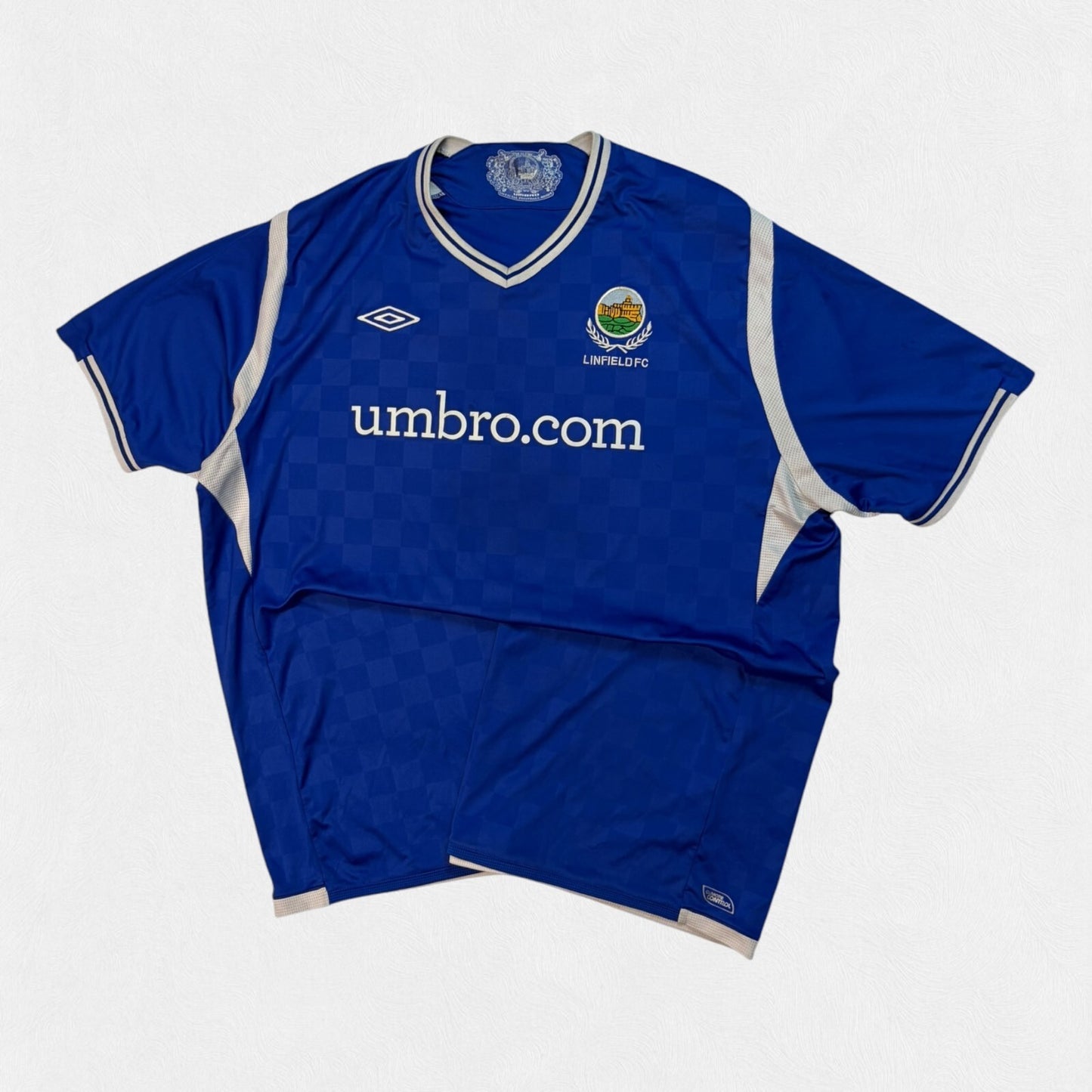 Linfield 2010/11 Umbro home football shirt (XL)