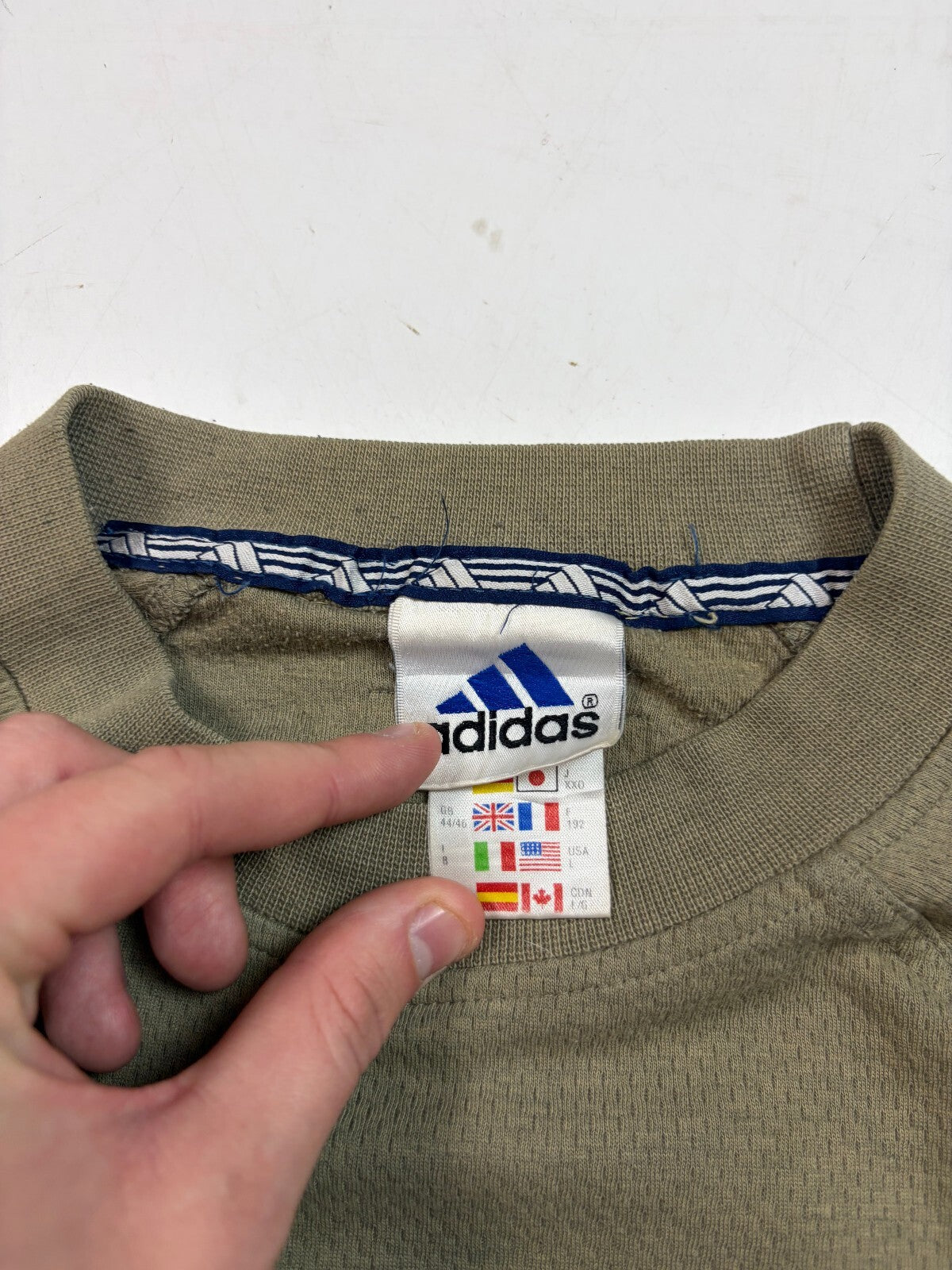 Vintage 90s adidas small logo sweatshirt (L)