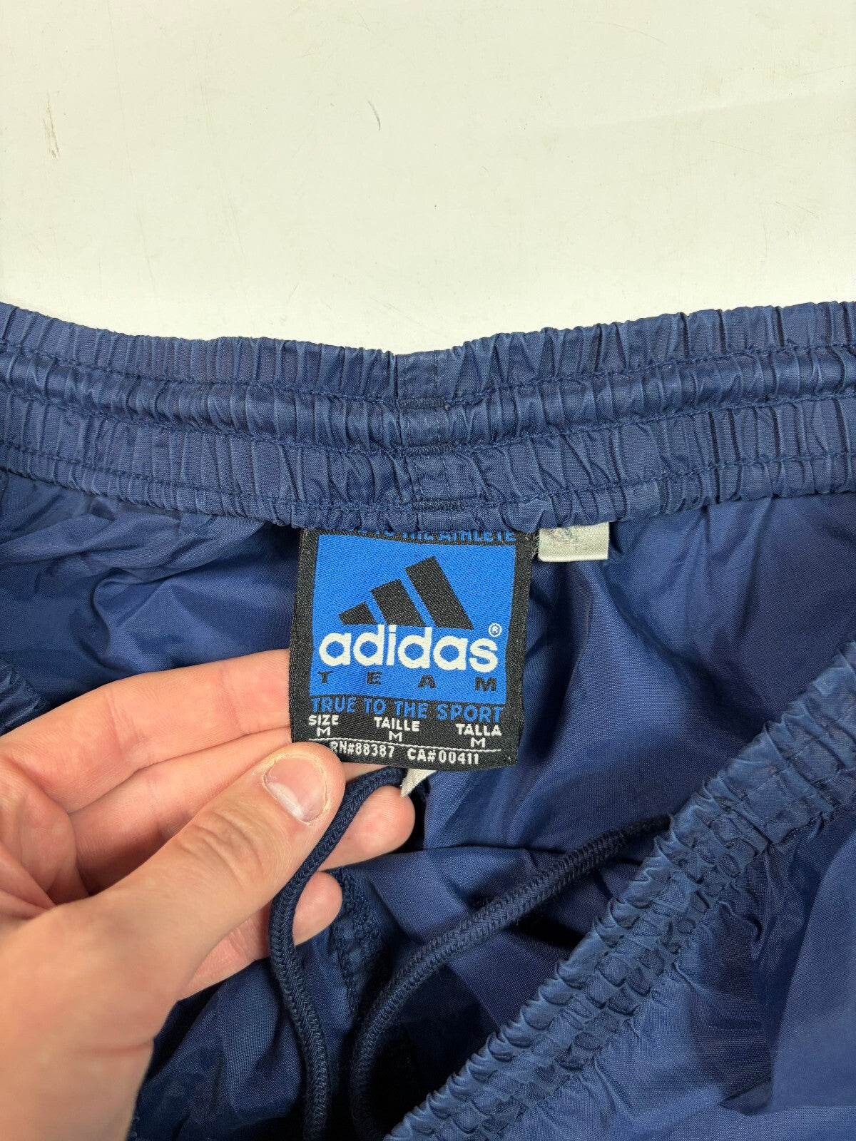 Vintage 90s adidas nylon side stripe baggy track pants (M)