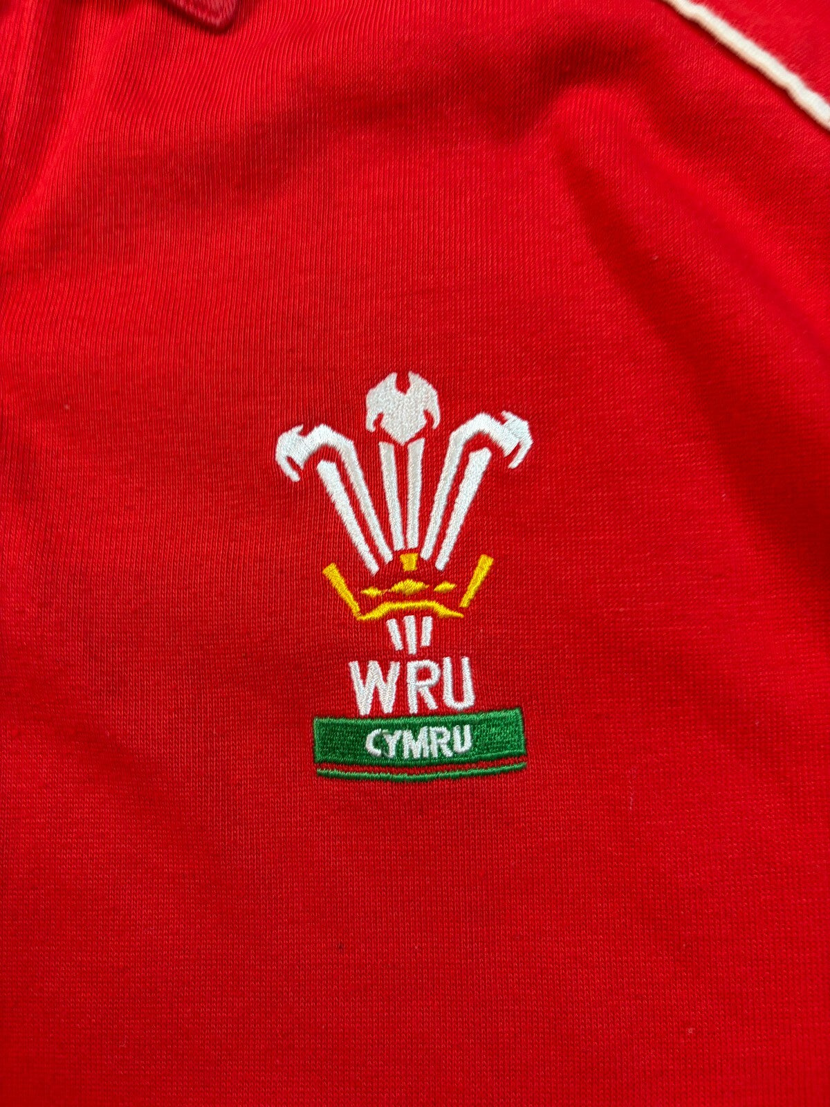 Vintage Wales 2001/02 Reebok rugby union shirt (XL)
