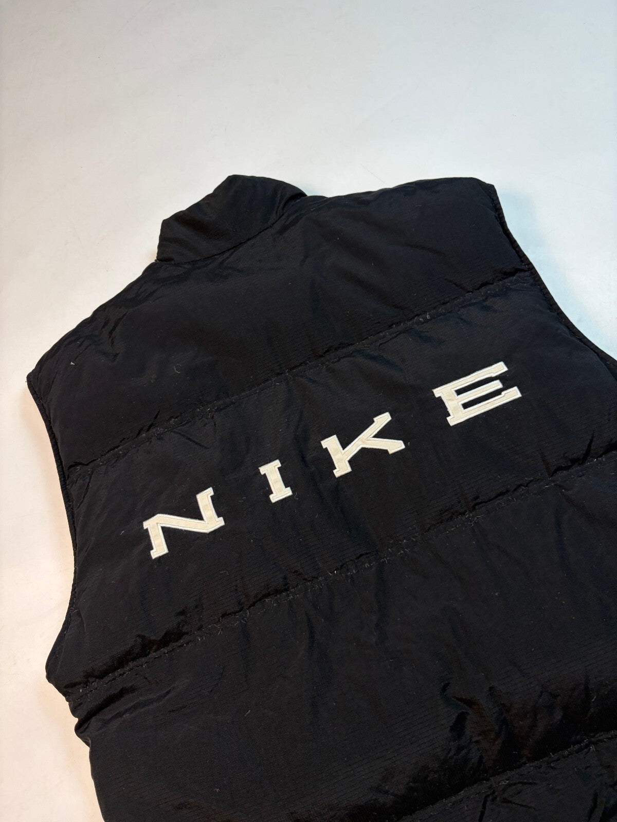 Vintage 90s Nike reversible gilet puffer jacket (L)