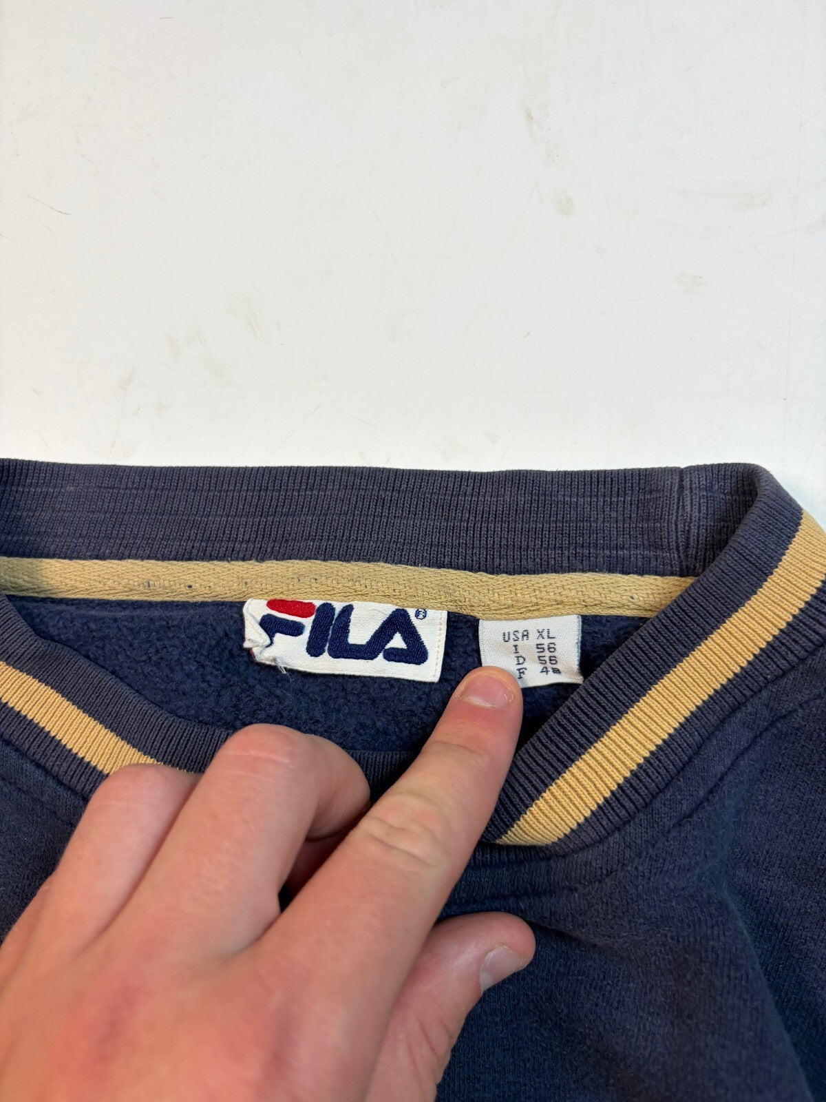 Vintage 90s Fila centre logo sweatshirt (XL)