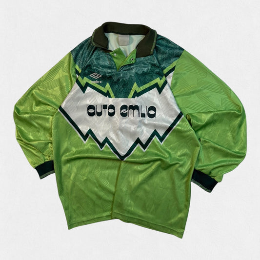 Vintage 90s Umbro abstract template football shirt (L)
