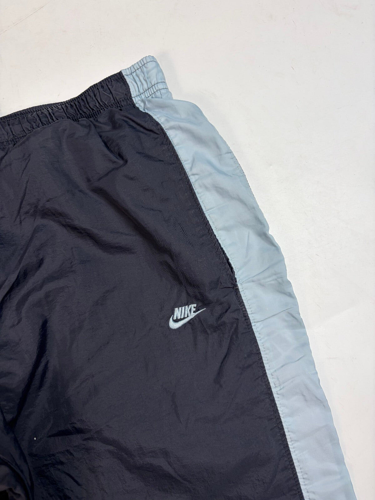 Vintage Y2K Nike side stripe baggy track pants (M)