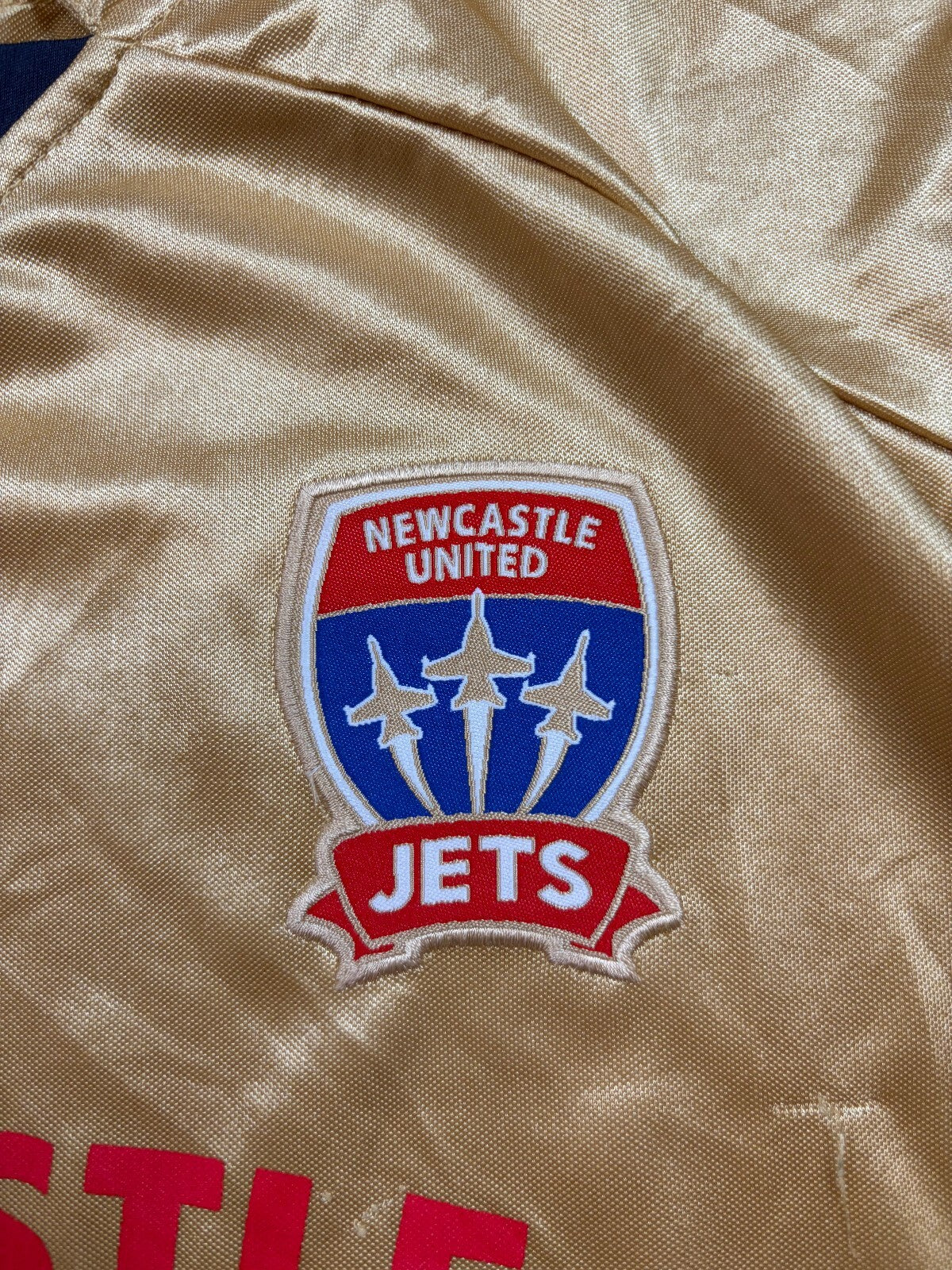 Vintage Newcastle United Jets 2007 supporters football shirt (L)