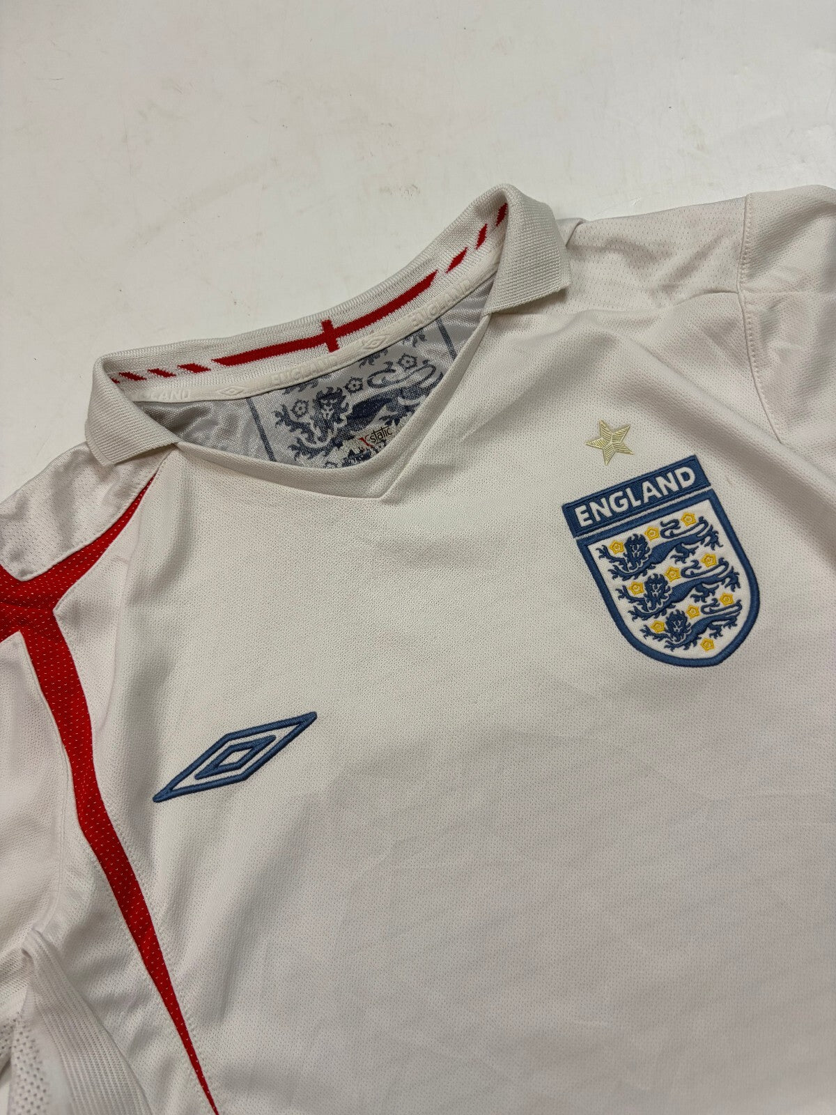 Vintage England 2005-07 Umbro home football shirt (S)